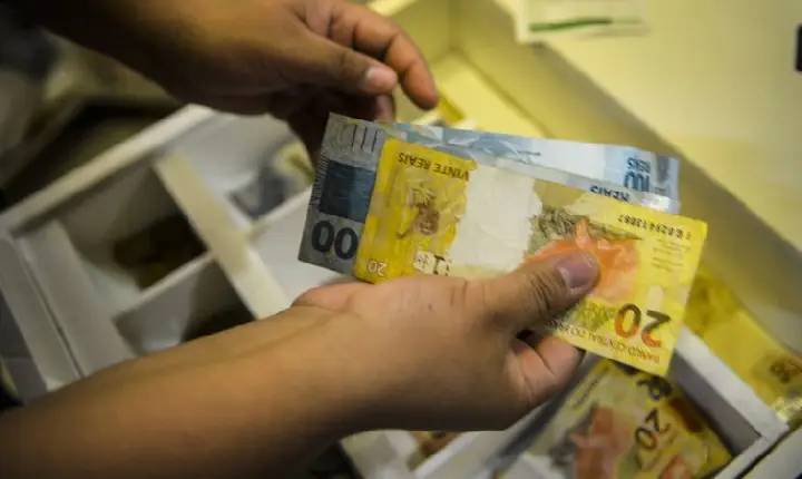 Economia brasileira cresce 0,1% no terceiro trimestre, estima FGV