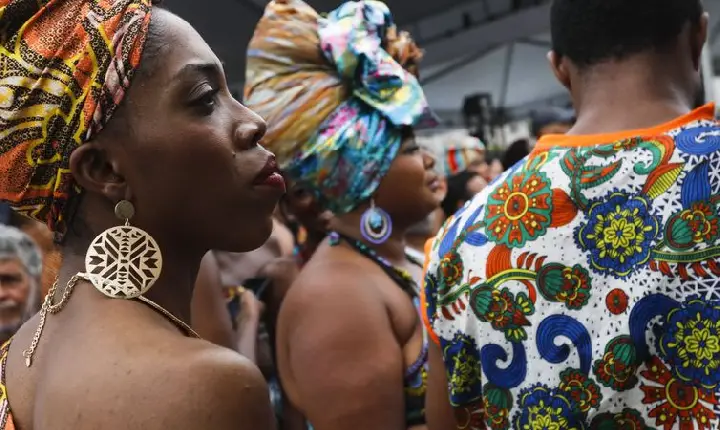 Hoje é Dia destaca consciência negra, trânsito e Rachel de Queiroz