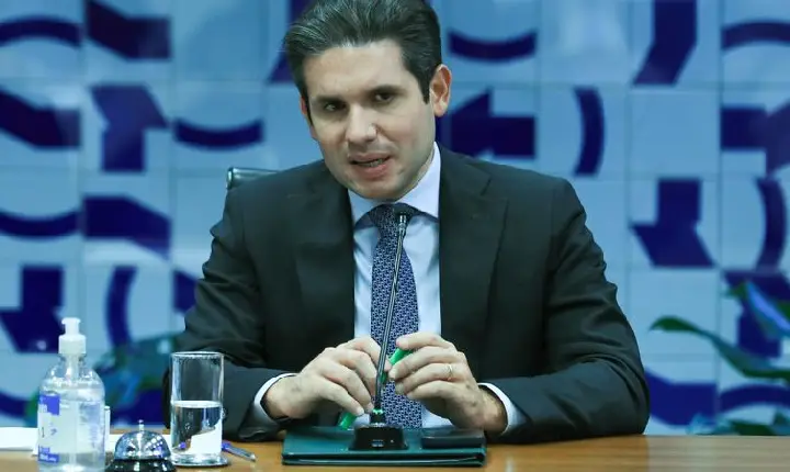 Motta mantém votação do PL Antifacção mesmo com críticas do governo