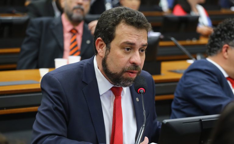 Comissão aprova proibição de discriminação de pessoas com deficiência em seguros de vida e outros