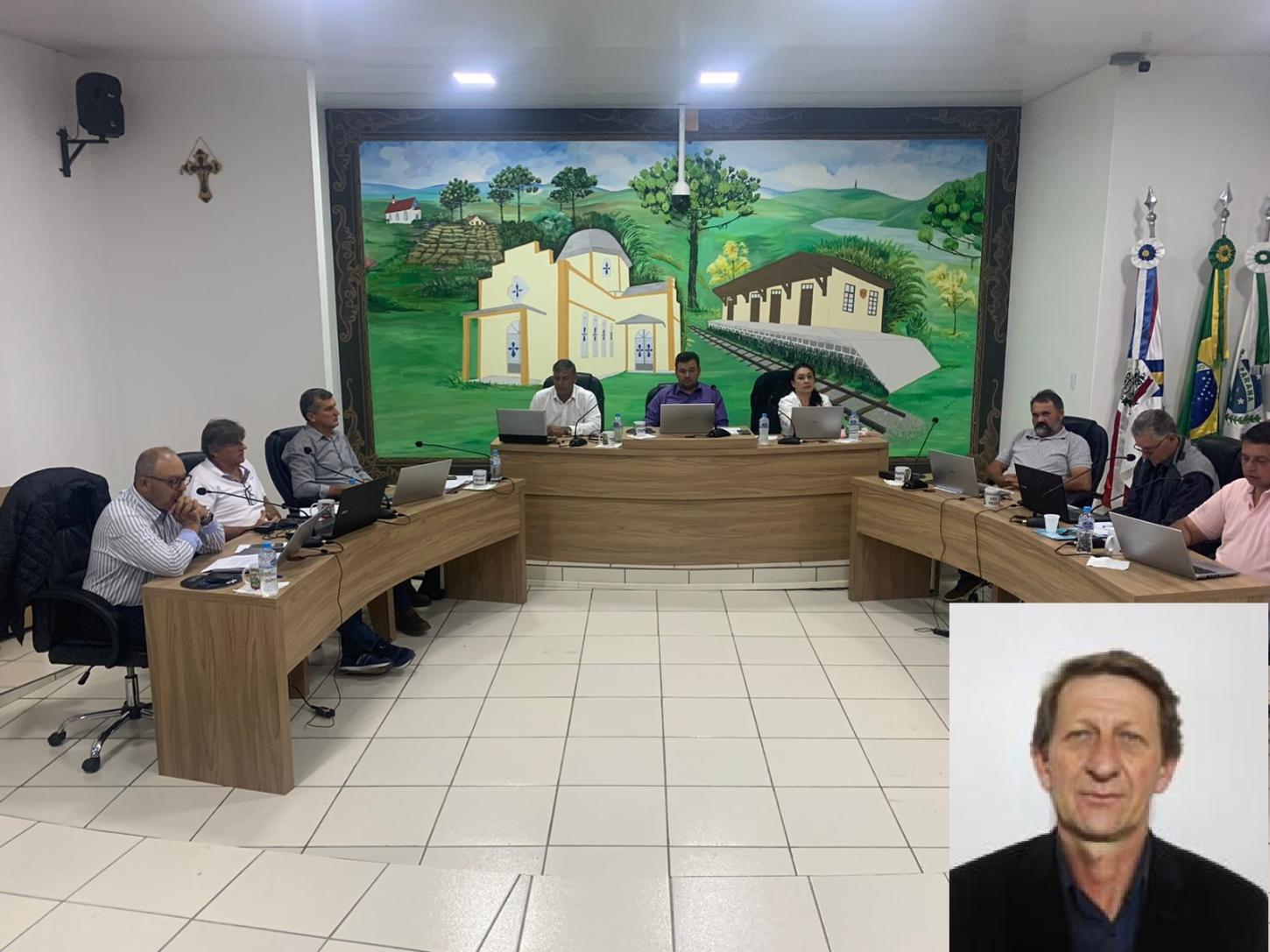 Ex-prefeito Gilberto Gruba tem contas reprovadas pela maioria dos vereadores 