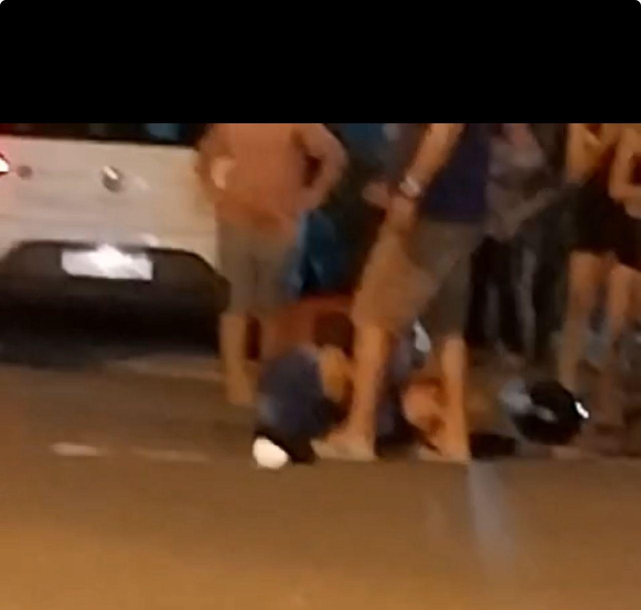 Motoboy de restaurante se envolve em acidente com veiculo na noite desta quarta-feira em Mallet