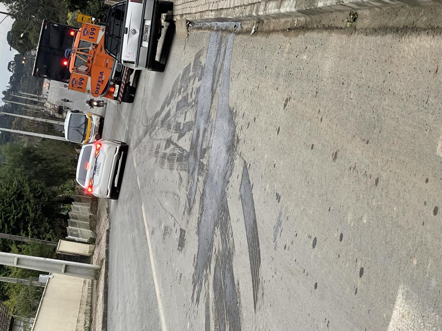 Acidente de trânsito envolvendo 3 veículos no centro de Mallet