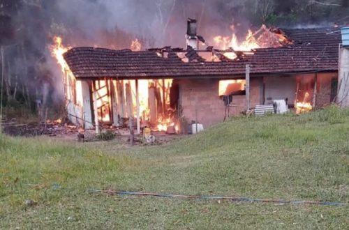 Homem Morre Carbonizado em Incêndio no Distrito de Dorizon, em Mallet