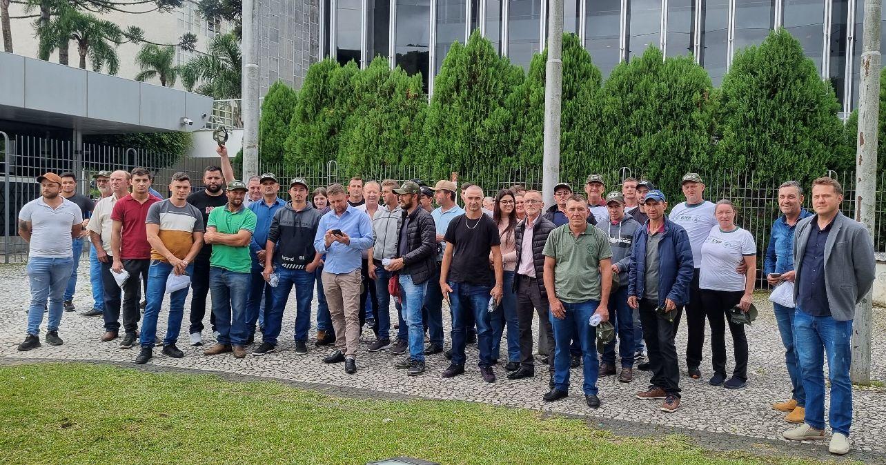 Vereadores de Paulo Frontin se unem aos fumicultores em audiência pública histórica na Assembleia Legislativa do Paraná
