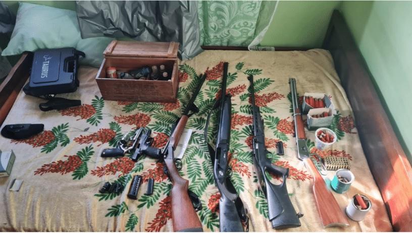 Armas de fogo são apreendidas em Mallet na localidade do Charqueada durante ação conjunta da Patrulha Rural e Polícia Civil