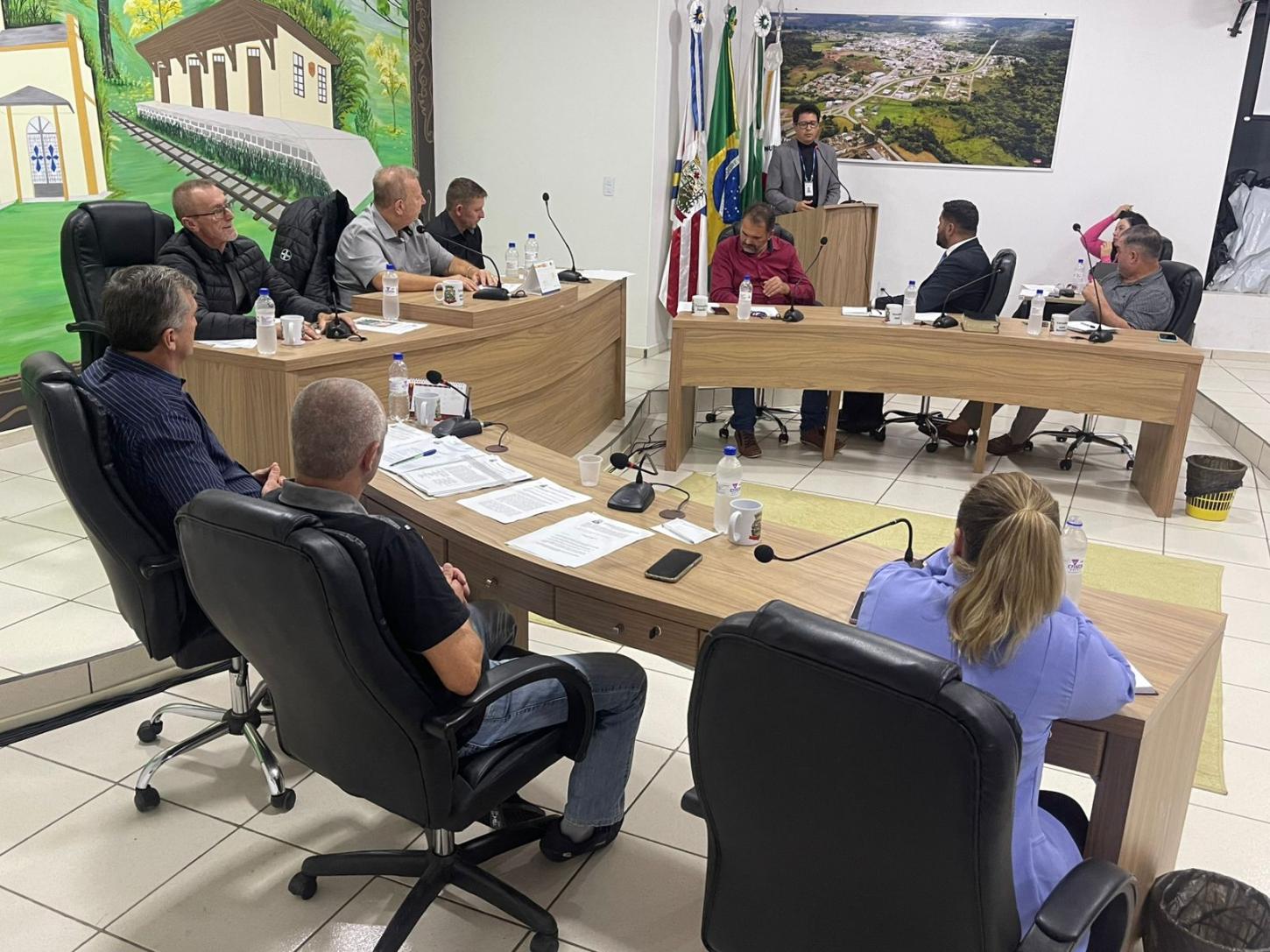 Sessão movimentada na Câmara de Paulo Frontin da ultima segunda-feira(26) tem aprovação de projetos, moções e visita da Sanepar