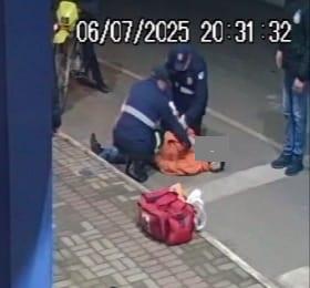 Atualização: Câmeras Mostram Momento em que Homem se Deita no Centro de Mallet na Noite de Domingo