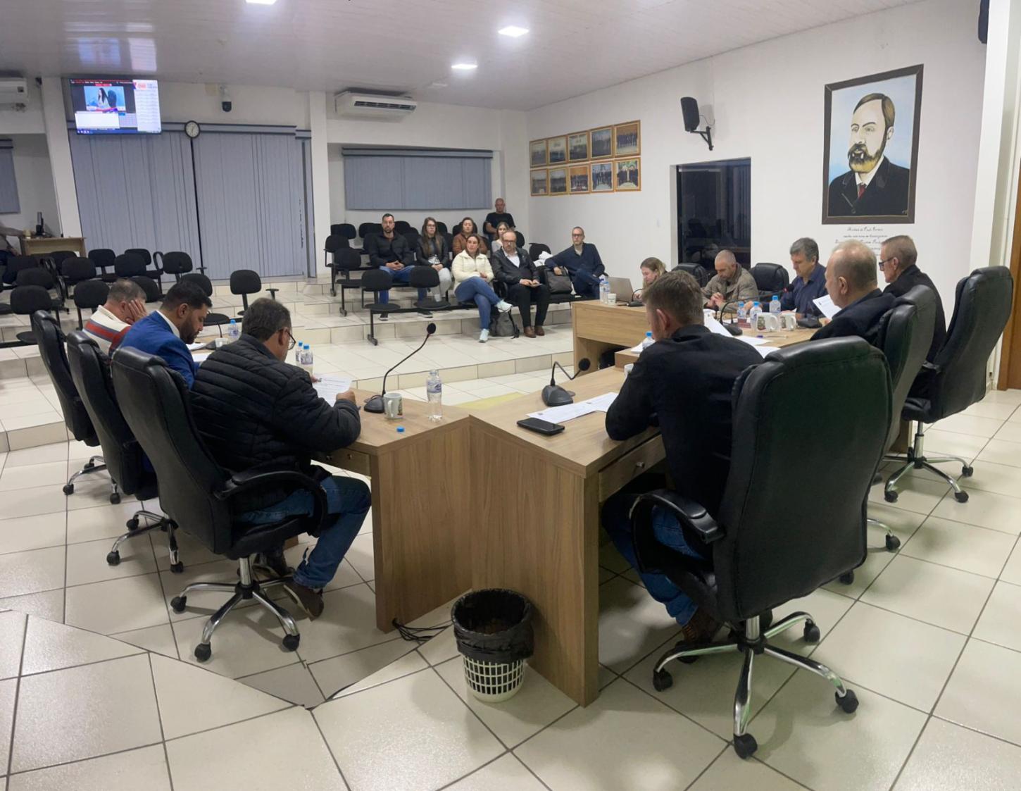 Professores da UNICENTRO retornam à Câmara de Paulo Frontin, esclarecem atraso e reforçam importância do Plano Diretor