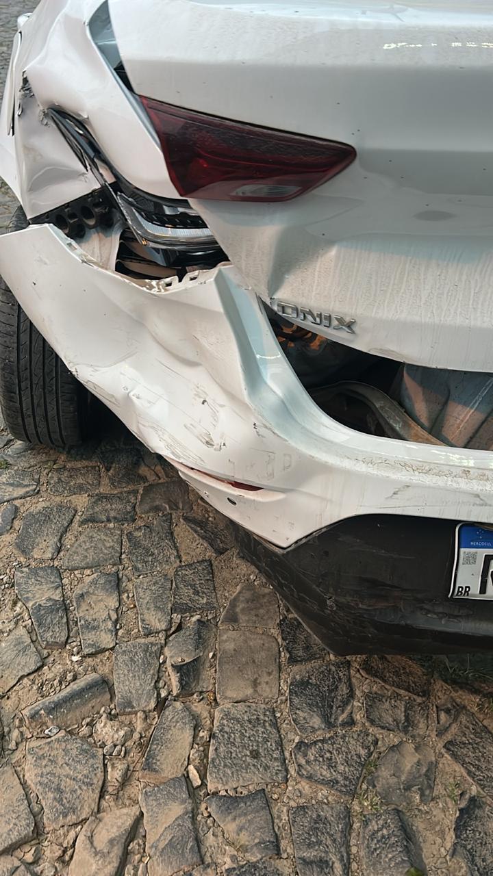 Colisão entre dois veículos é registrada na Avenida João Pessoa em Mallet