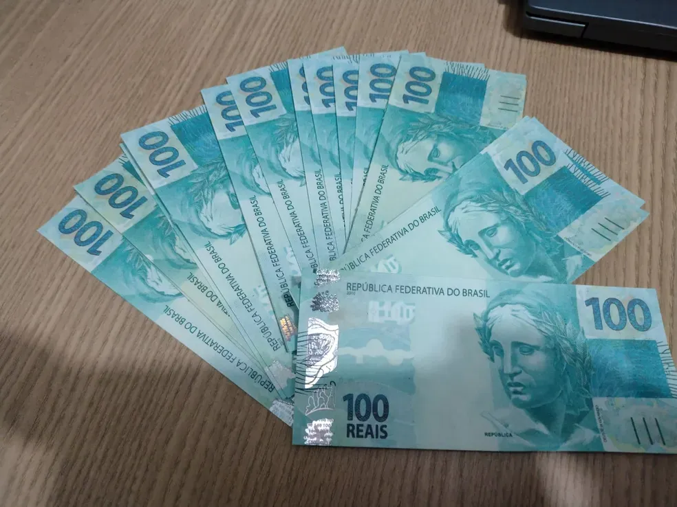 #URGENTE - 🚨 Polícia Militar apreende mais de R$ 23 mil em notas falsas e prende dupla no Sul do Paraná