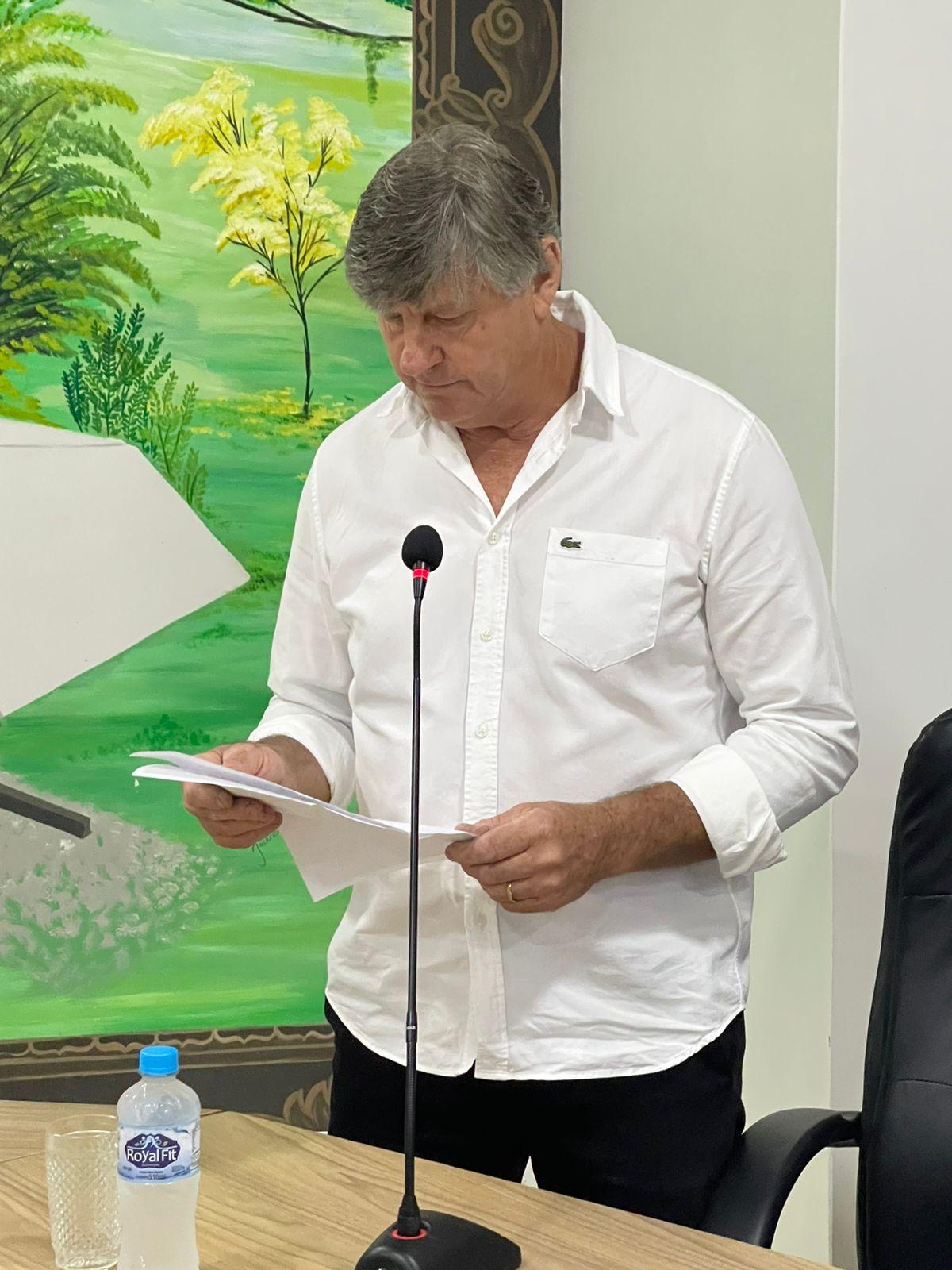 Jonee Pesch toma posse como vereador em Paulo Frontin na última sessão legislativa de 2025