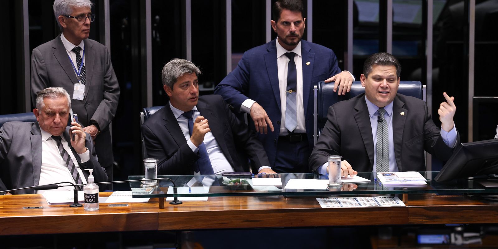 Alcolumbre retira a PEC da Segurança Pública da pauta de votação do Senado