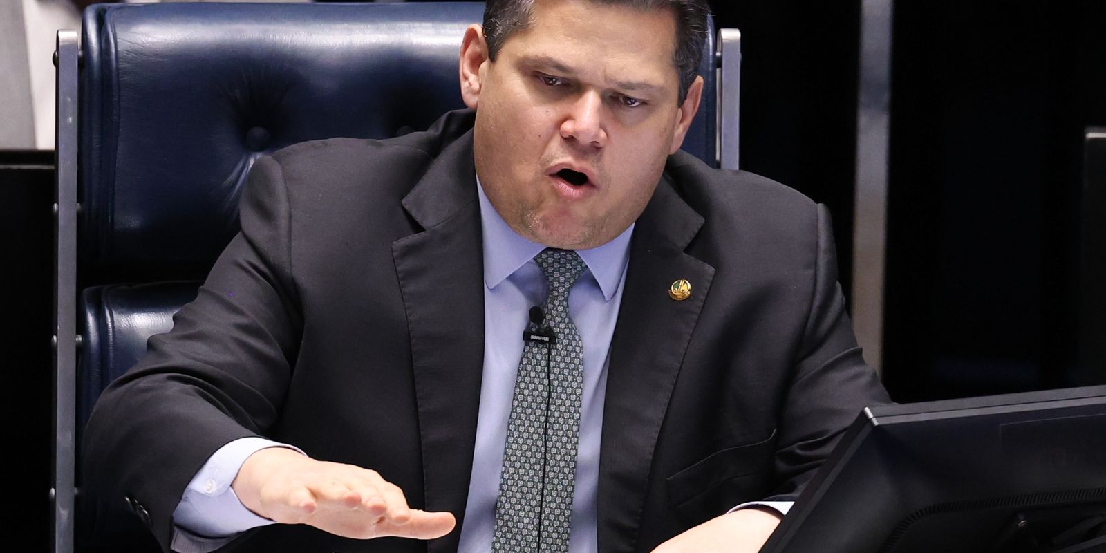 Davi Alcolumbre vai promulgar fim da escala 6x1 nesta sexta