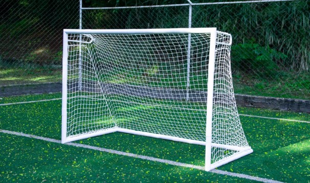 Alep aprova projeto para garantir a segurança de traves de futebol no Paraná