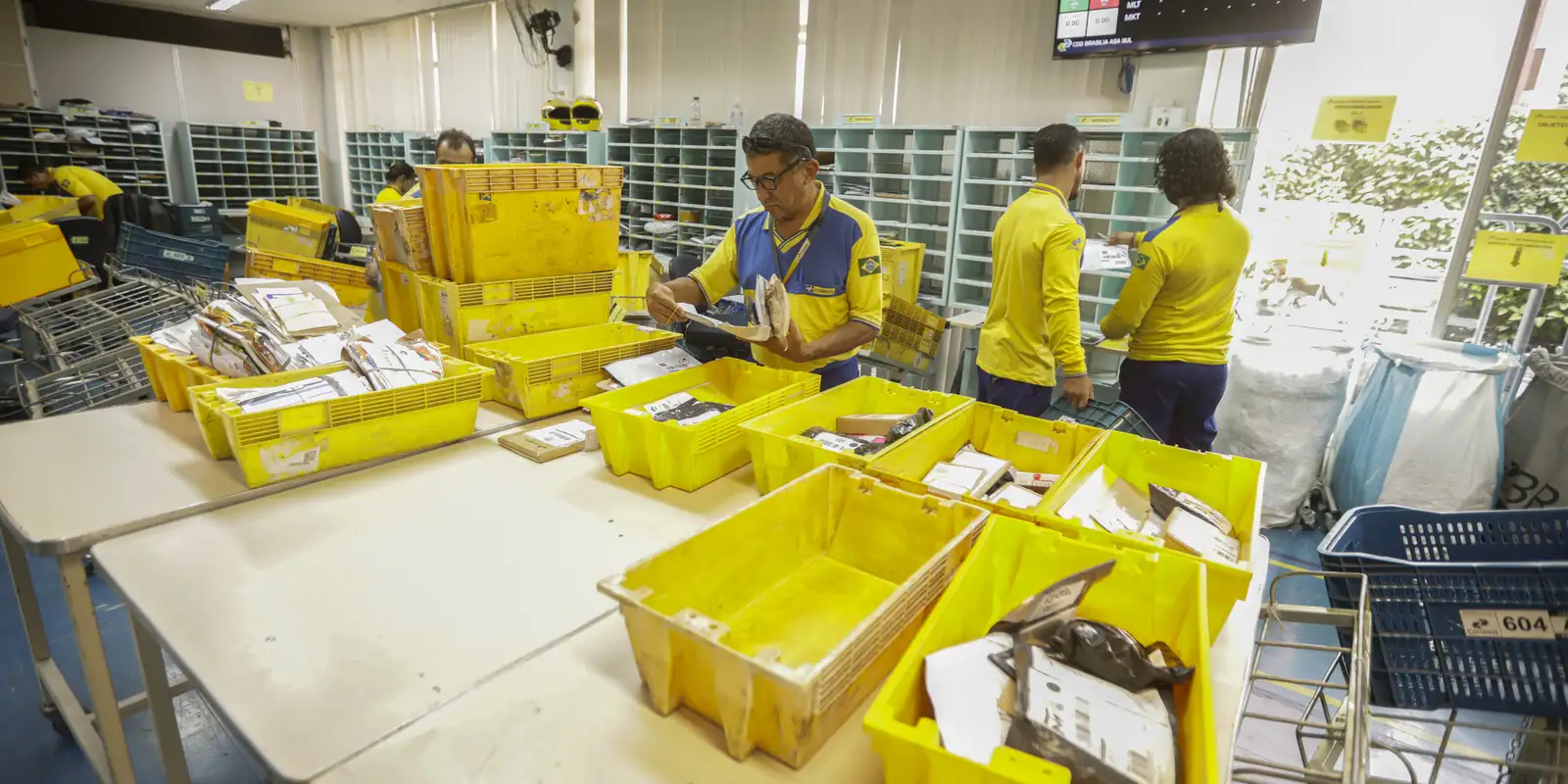 Correios fecham acordo para agilizar entregas do AliExpress no Brasil