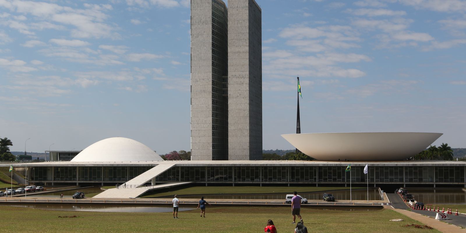 Calendário especial no Senado pode acelerar votação da PEC do fim da escala 6x1