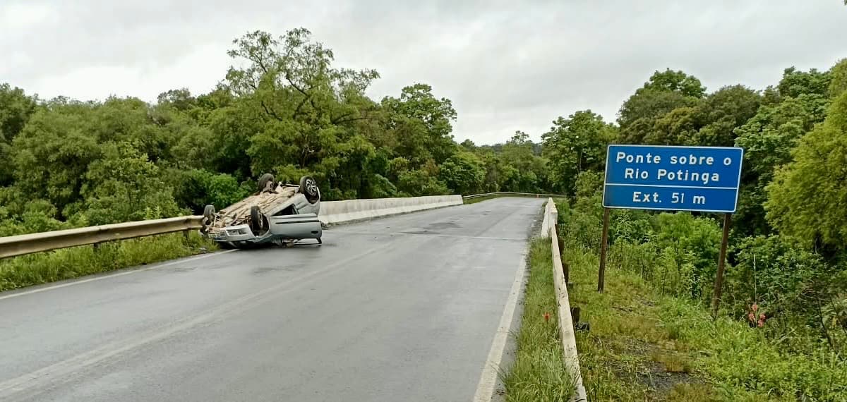 Capotamento na BR-153 deixa feridos em Rebouças