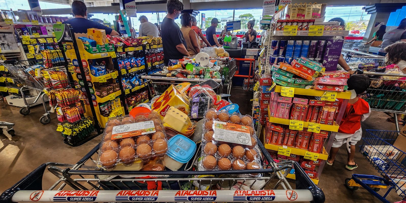 Consumo de alimentos cresce após proibição das bets no Brasil, aponta Abras