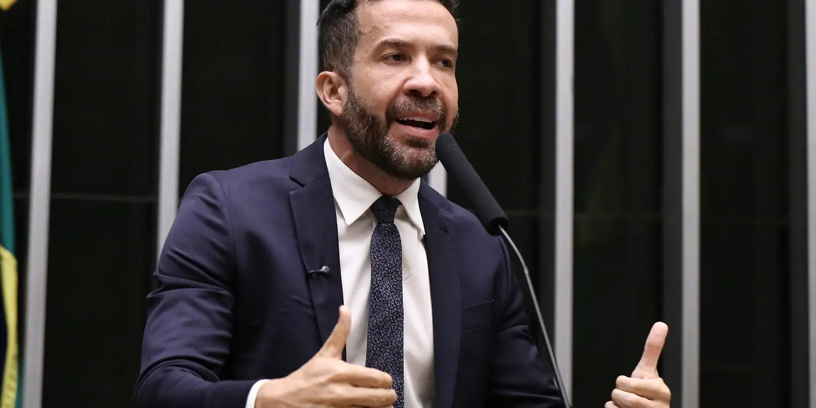 André Janones é internado na UTI em São Paulo após arritmia cardíaca