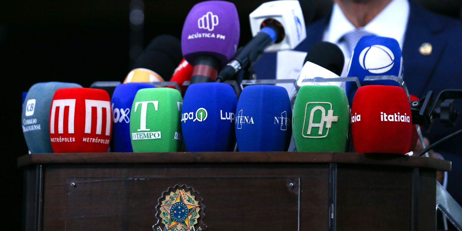 Ataques a jornalistas somam mais de 14 mil registros nas redes sociais durante eleições