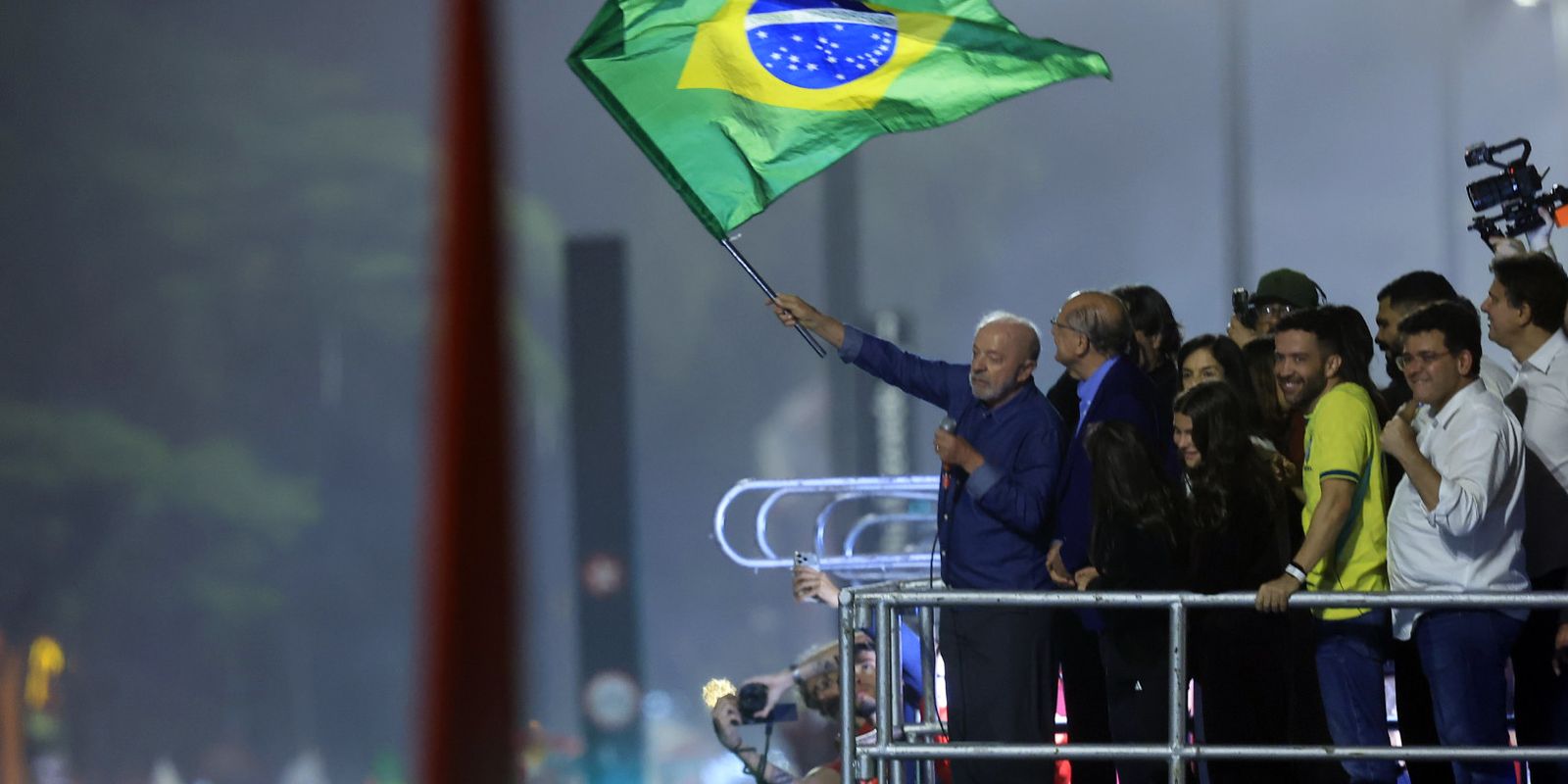 Luiz Inácio Lula da Silva celebra vitória na Avenida Paulista