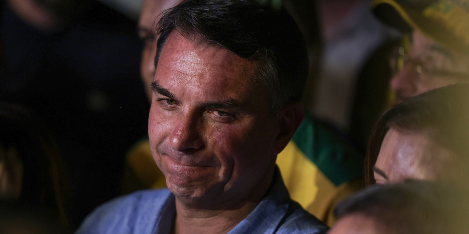 Ações após eleição ampliam o isolamento político de Flávio Bolsonaro
