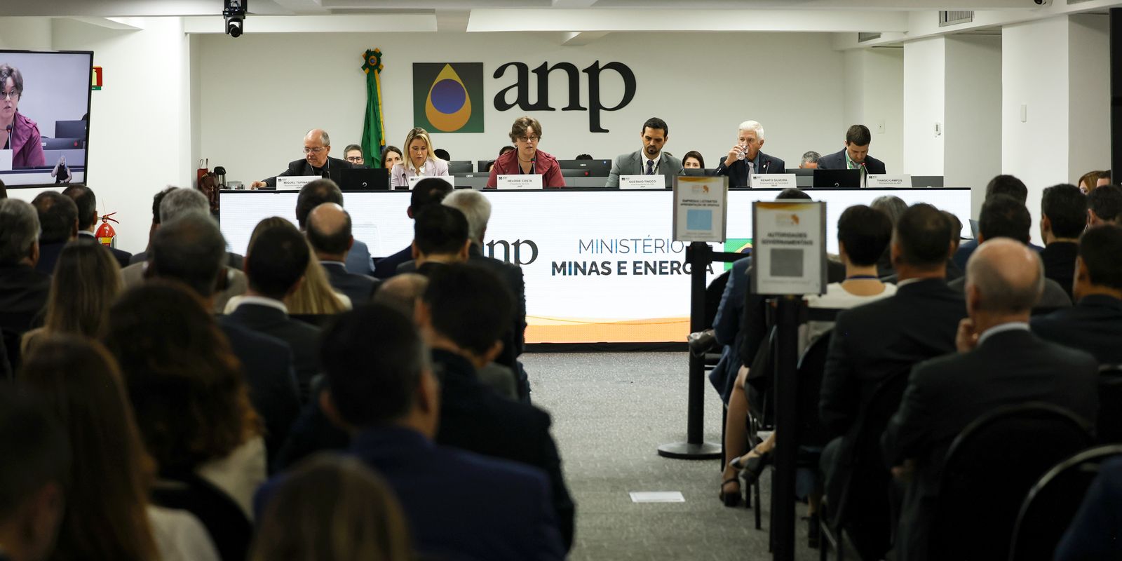 Leilão da ANP arrecada R$ 3 bilhões com a concessão de 49 blocos