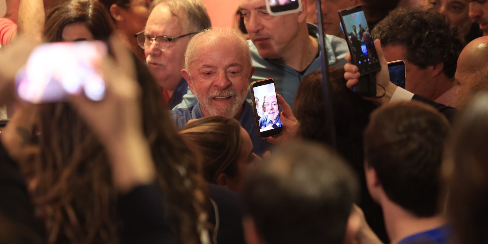 Lula agradece vitória nas eleições presidenciais e defende regulação digital