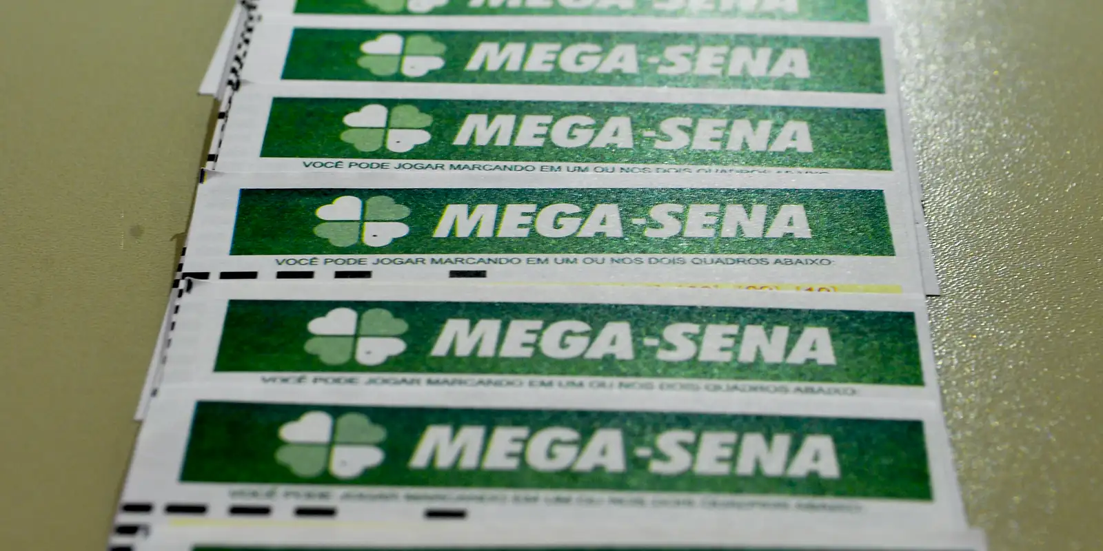 Mega-Sena acumula e prêmio dispara para R$ 100 milhões