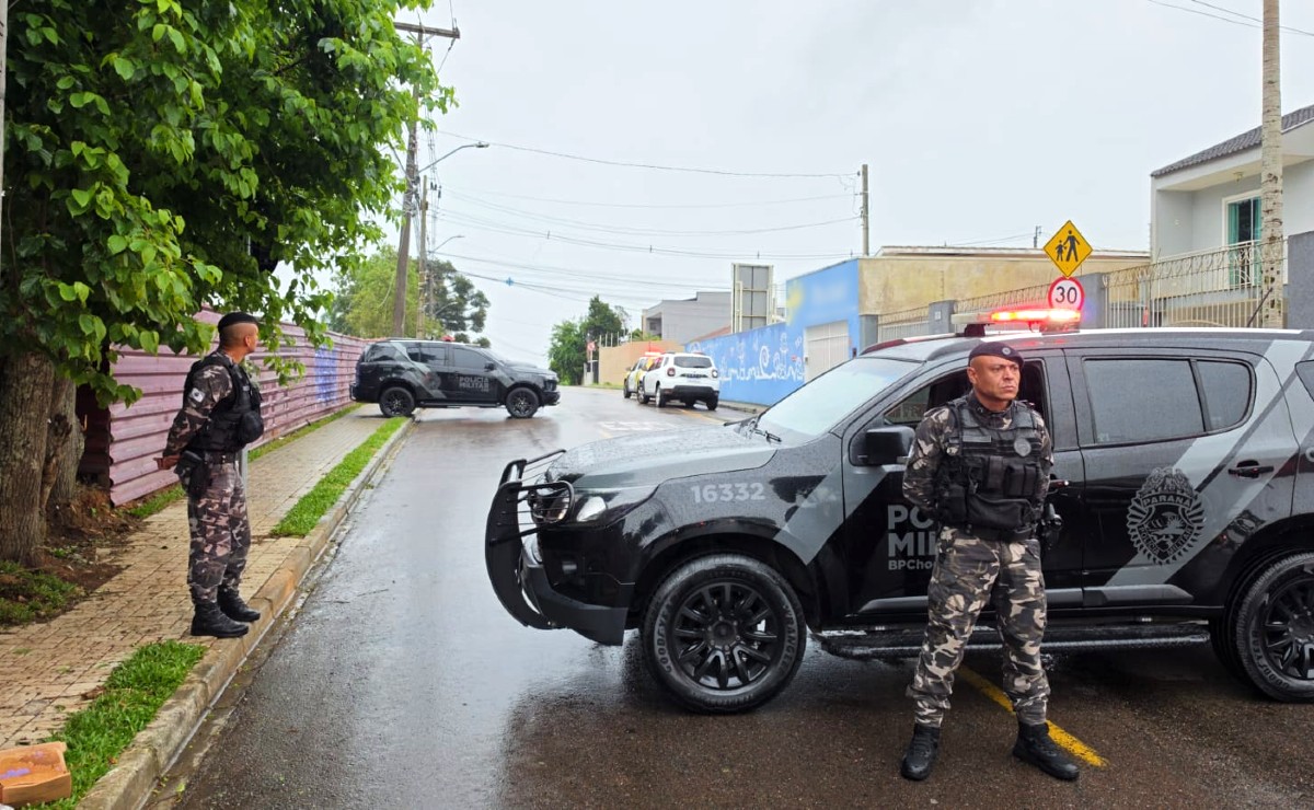 Polícia faz negociação após invasão de CMEI em Curitiba