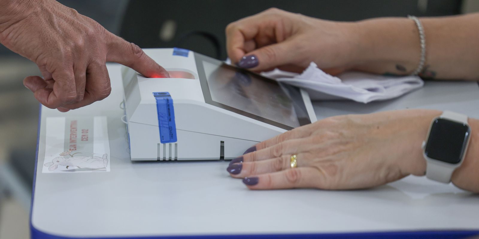 Prorrogação da votação não chega a tempo e urnas são fechadas no DF