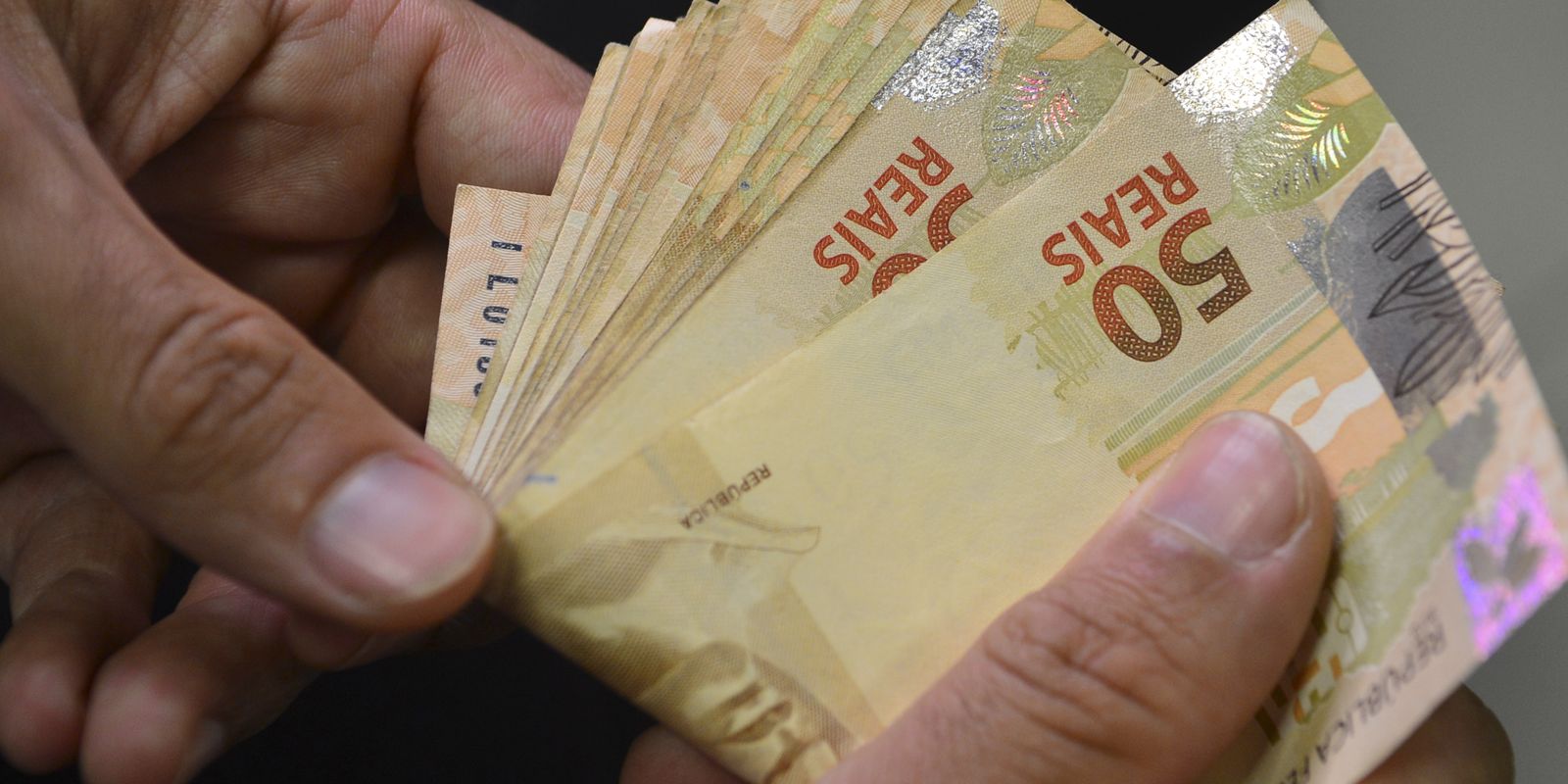 Número de superendividados no Brasil cresce 75% e atinge 20,3 milhões, diz BC
