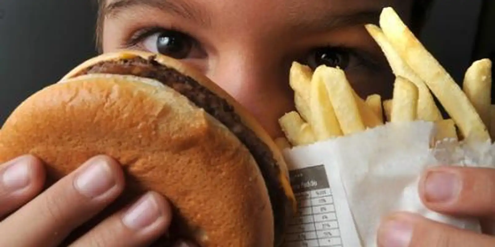 OMS publica primeiro guia global focado em combater a obesidade infantil