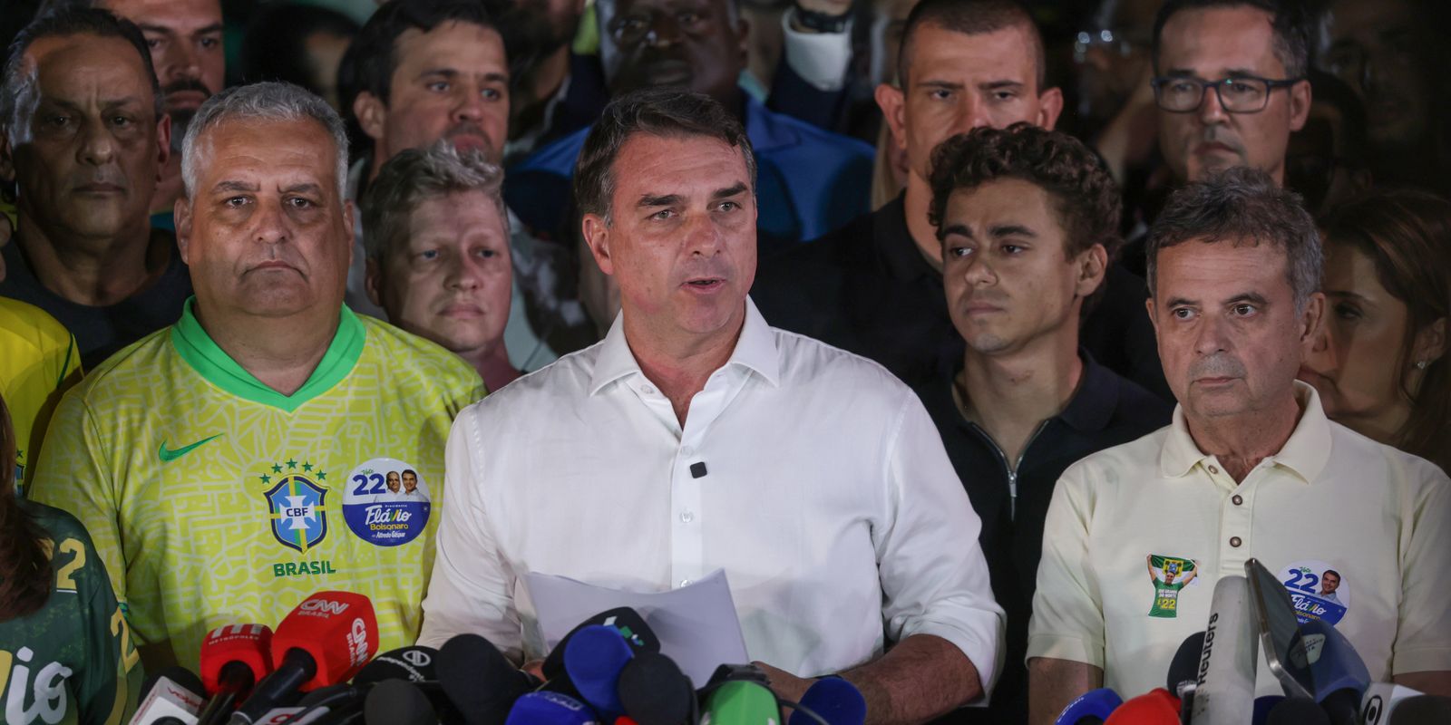PF investiga a fuga de Flávio Bolsonaro para os Estados Unidos
