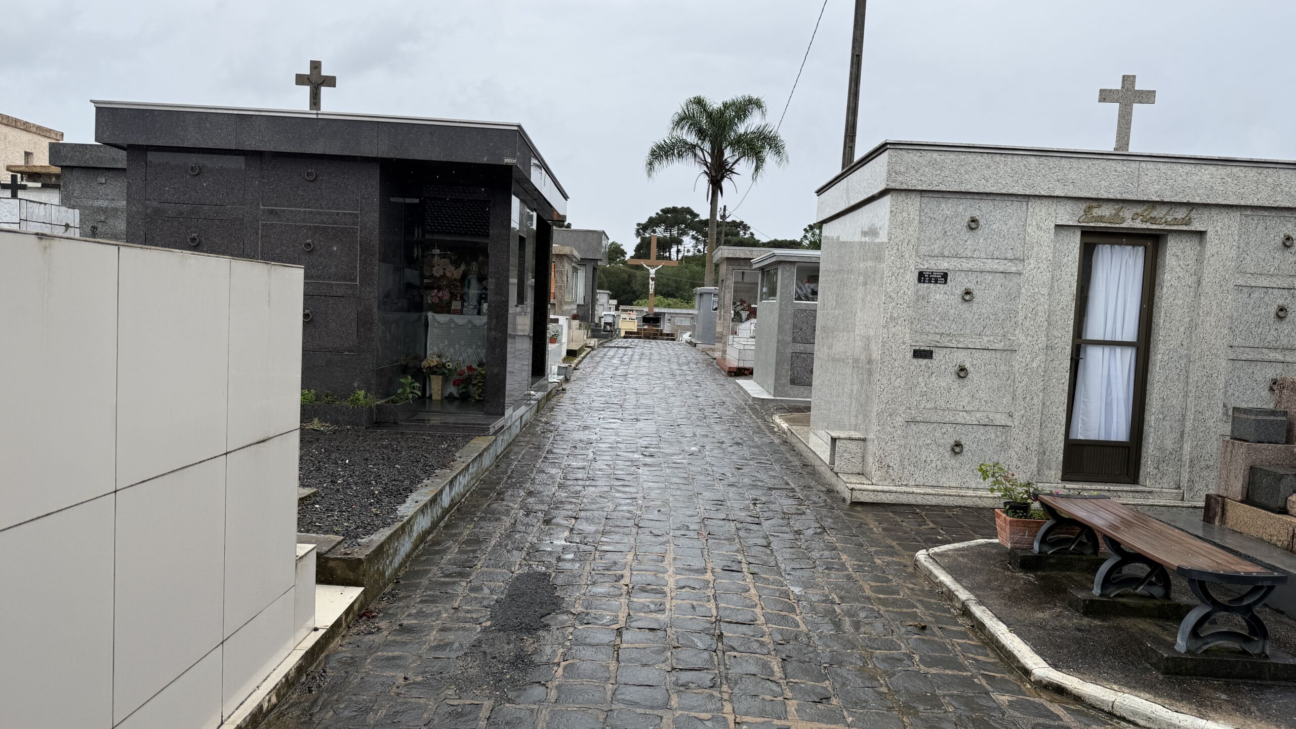 Prefeitura de Rebouças define prazo para limpeza no Cemitério Municipal