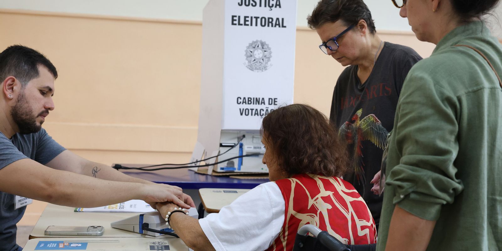 Crescimento de eleitores idosos marca o primeiro turno de 2026