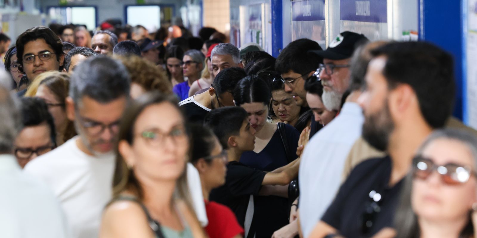 Renovação da câmara federal atinge 35% e define nova composição em brasília