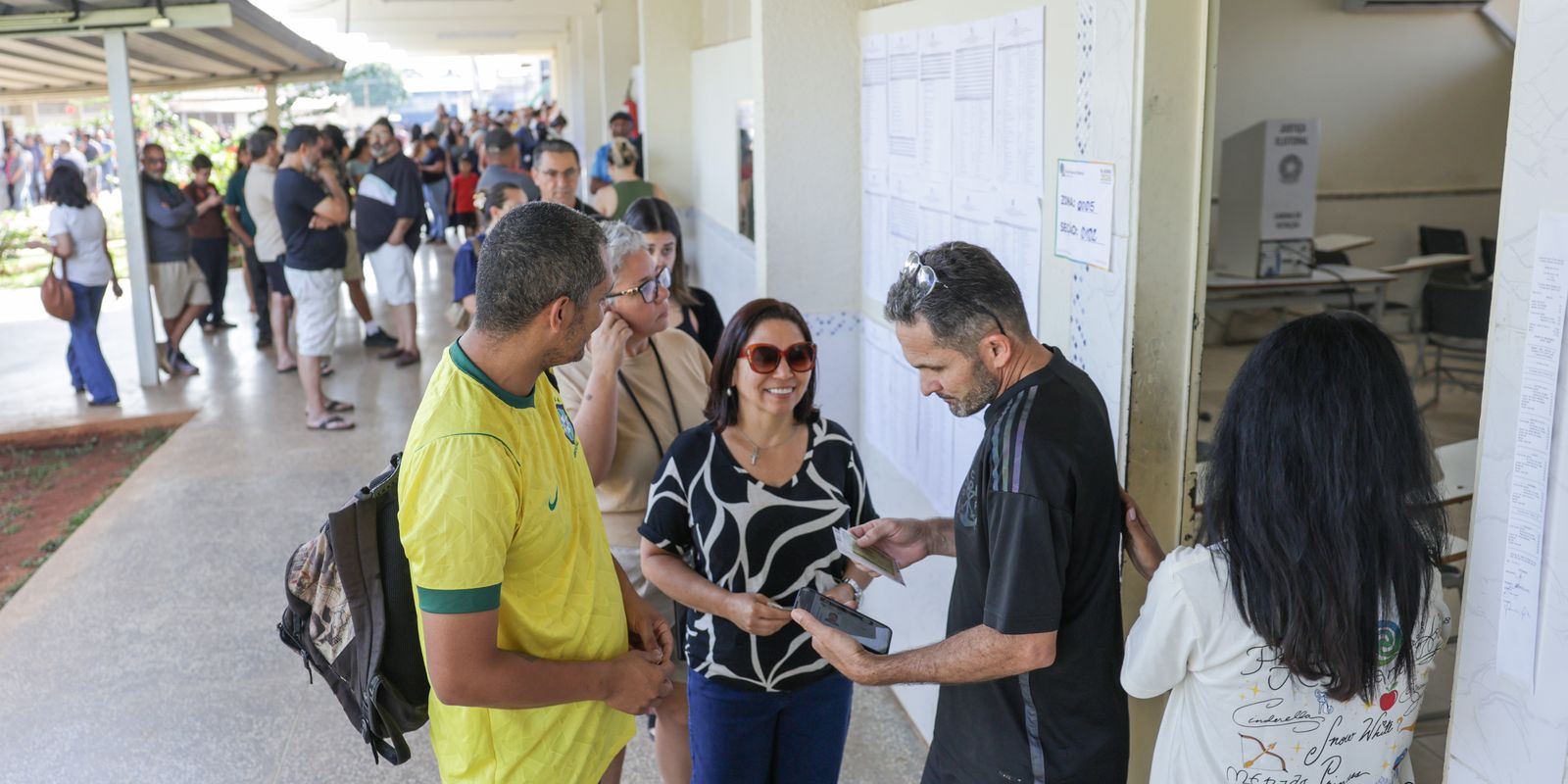 Trabalhador escalado no dia da eleição tem o direito de votar assegurado