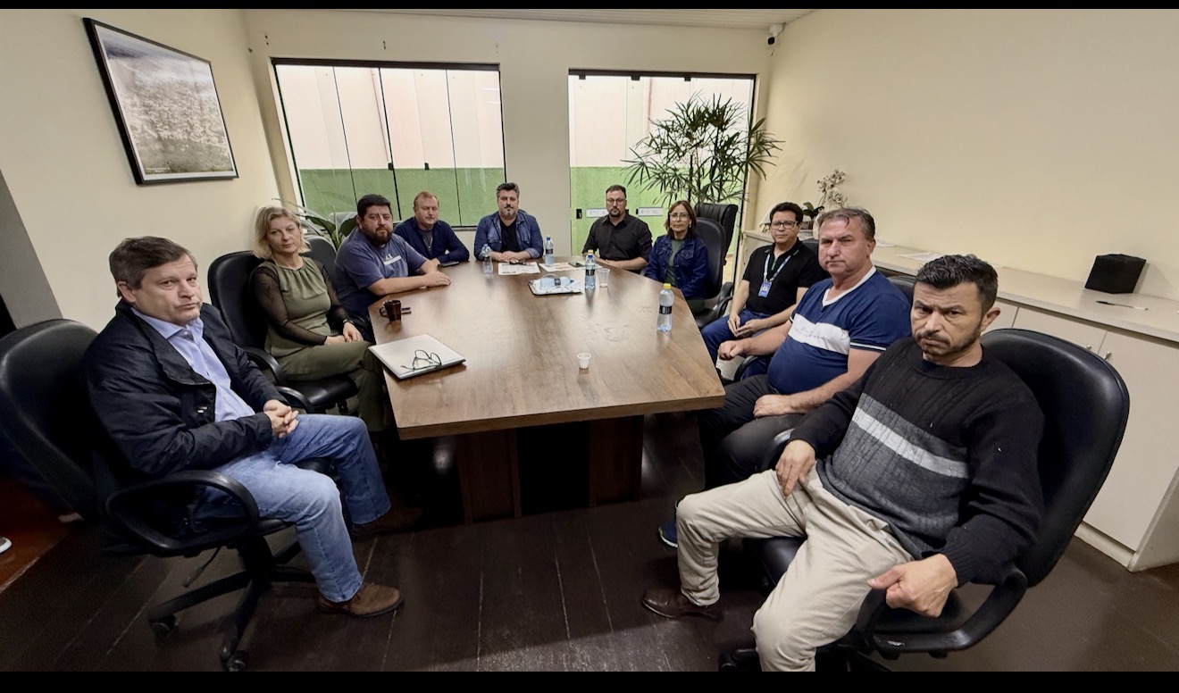 Vereadores cobram soluções para falta de água em Rebouças em reunião com Sanepar