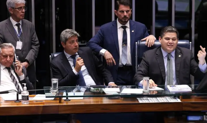 Alcolumbre retira a PEC da Segurança Pública da pauta de votação do Senado