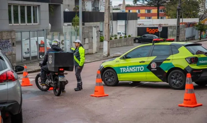 Trânsito em Curitiba: Avenida Paraná tem bloqueio para obras até sexta-feira