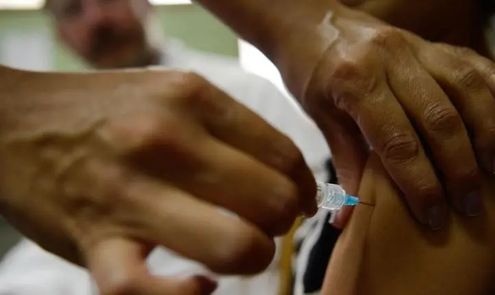 Consultas por lesões de colo do útero caem 78% com a vacina contra o HPV
