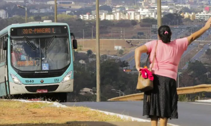 DPU aciona o STF para garantir transporte gratuito no segundo turno