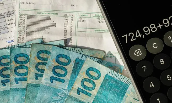 Dívida pública atinge 82,9% do PIB enquanto déficit soma R$ 5,5 bilhões