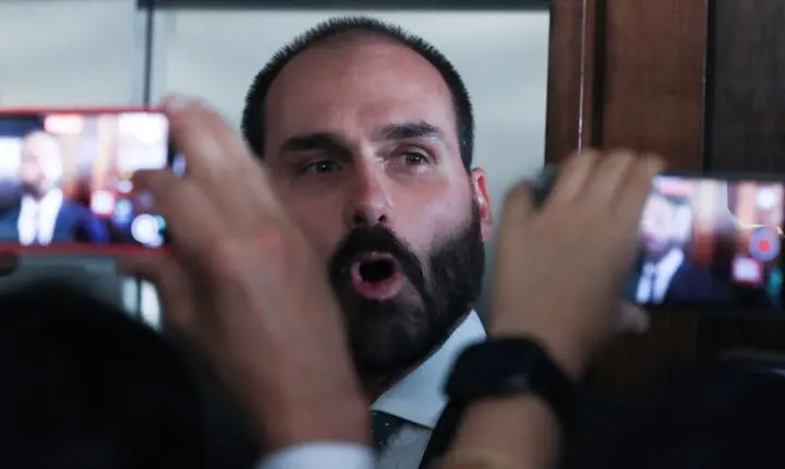 Eduardo Bolsonaro é incluído em cadastro de mandados de prisão pendentes