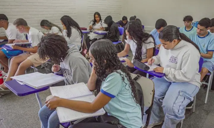 Estudantes de escolas públicas priorizam a educação e a aprendizagem