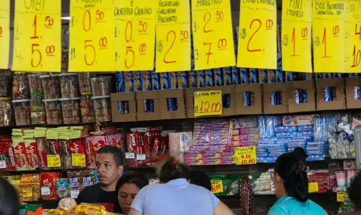 Governo estuda apoio e crédito para empresas com o fim da jornada 6x1