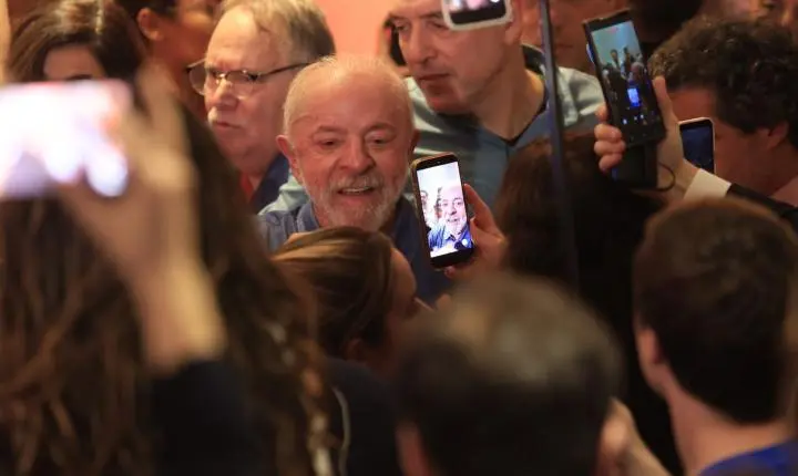 Lula agradece vitória nas eleições presidenciais e defende regulação digital