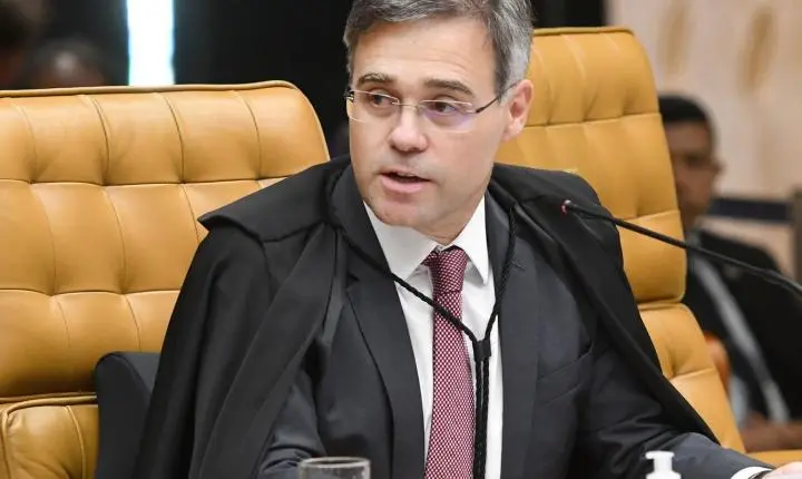 Tribunal Superior Eleitoral manda apagar vídeo contra Flávio Bolsonaro